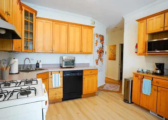 Apartment Shadyside 2 Bedroom Walk To Walnut With On Site Parking