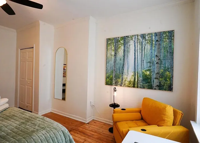 Shadyside 2 Bedroom Walk To Walnut With On Site Parking Apartment Pittsburgh