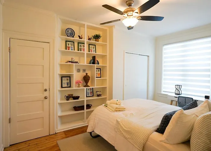 Shadyside 2 Bedroom Walk To Walnut With On Site Parking