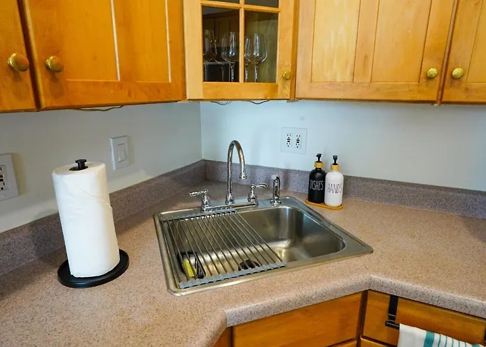 Apartment Shadyside 2 Bedroom Walk To Walnut With On Site Parking Pittsburgh