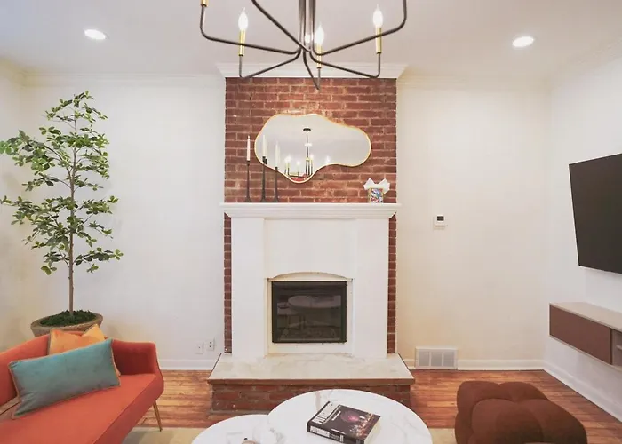 Shadyside 2 Bedroom Walk To Walnut With On Site Parking Apartment *