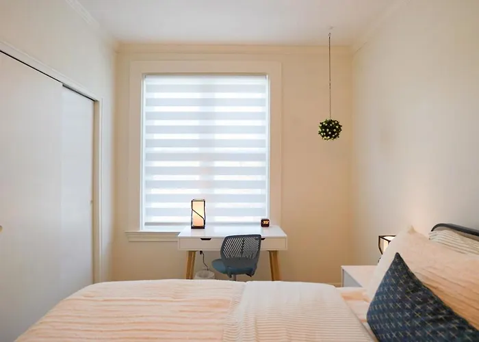 Shadyside 2 Bedroom Walk To Walnut With On Site Parking Apartment Pittsburgh